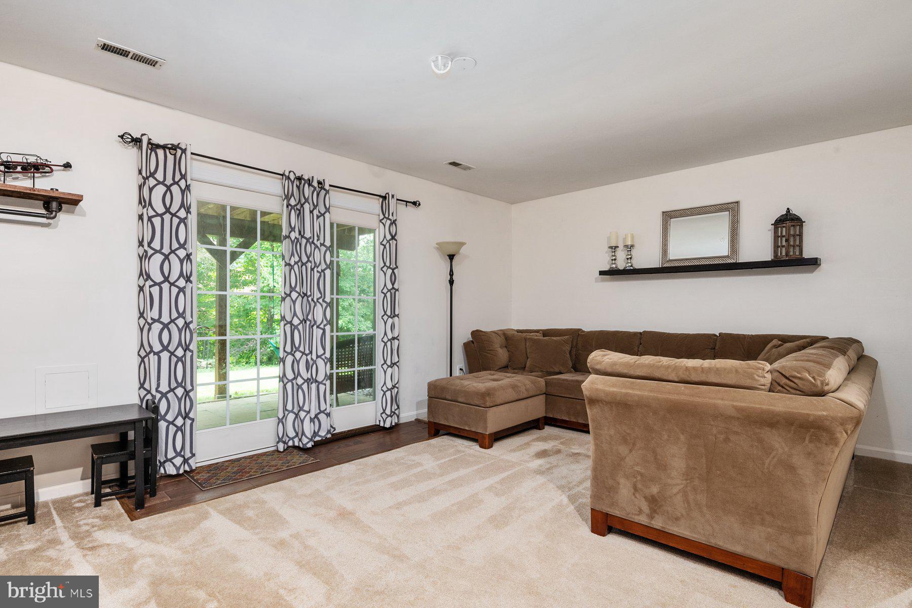 HUNTERS RUN - Residential