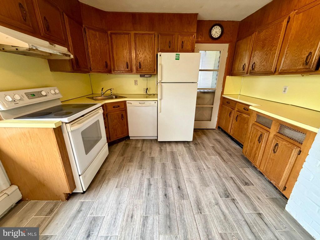 Photo of 188 Farmbrook Drive, LEVITTOWN, PA 19055 (MLS # PABU2119532)