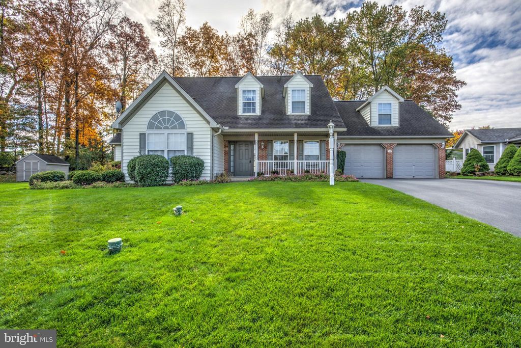 Photo of 181 Fairway Drive, Denver, PA 17517 (MLS # PALA2042998)