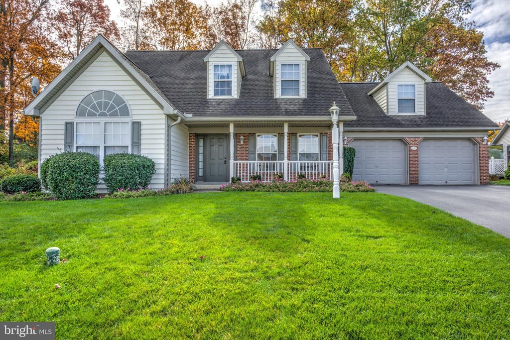 Photo of 181 Fairway Drive, Denver, PA 17517 (MLS # PALA2042998)