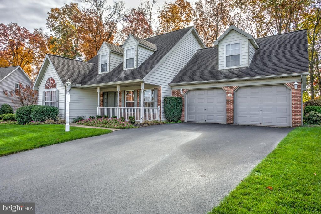 Photo of 181 Fairway Drive, Denver, PA 17517 (MLS # PALA2042998)