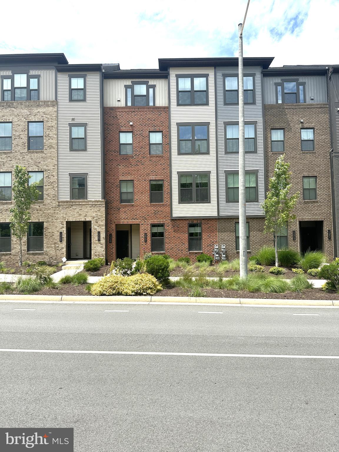 WATERVIEW AT WOODLAND PARK - Residential Lease