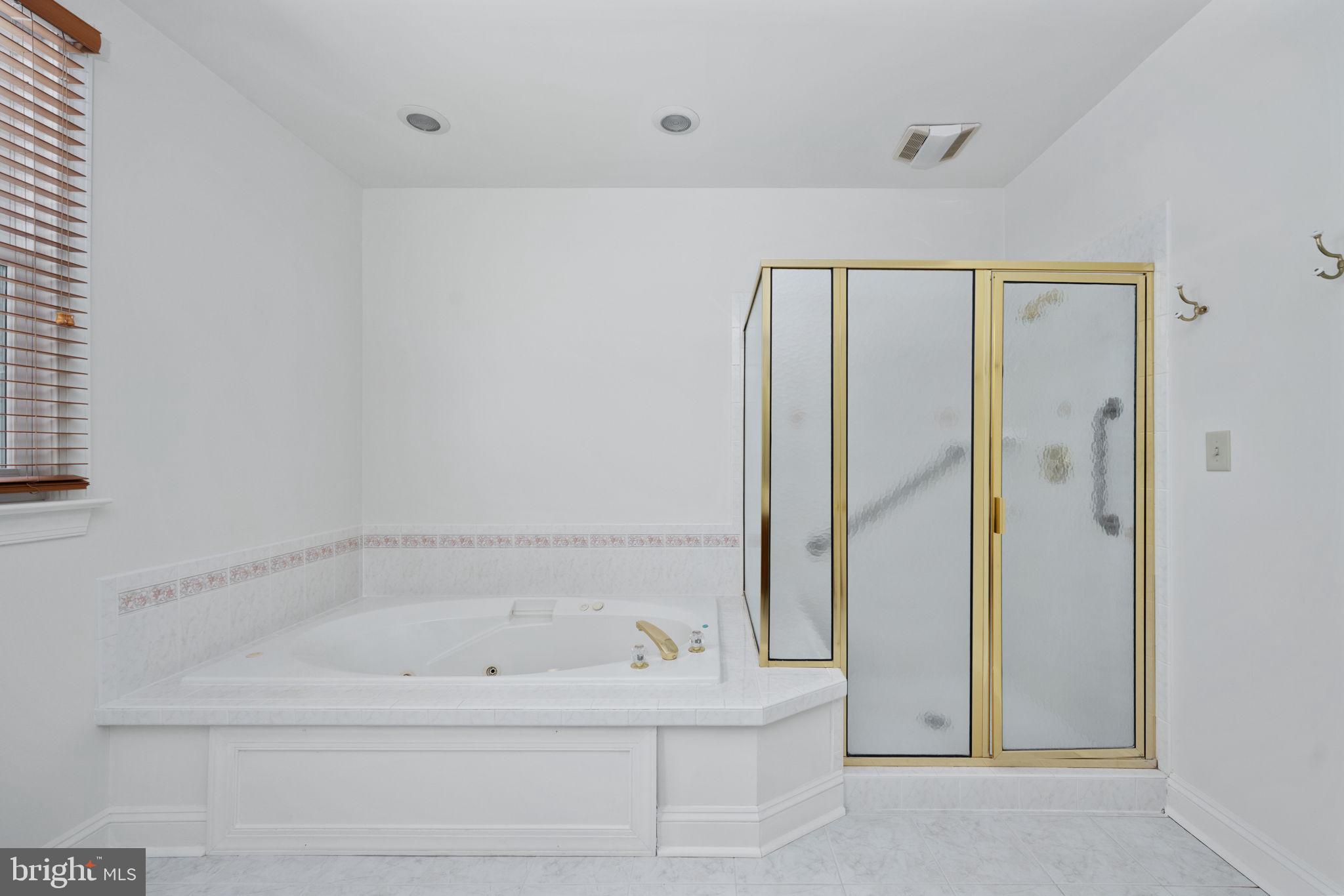 THE GREENS AT LEE'S HILL - Residential