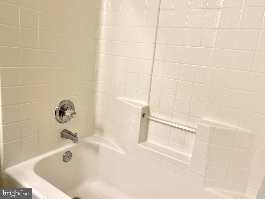 TOWNE SQUARE BATTERY PARK - Residential Lease