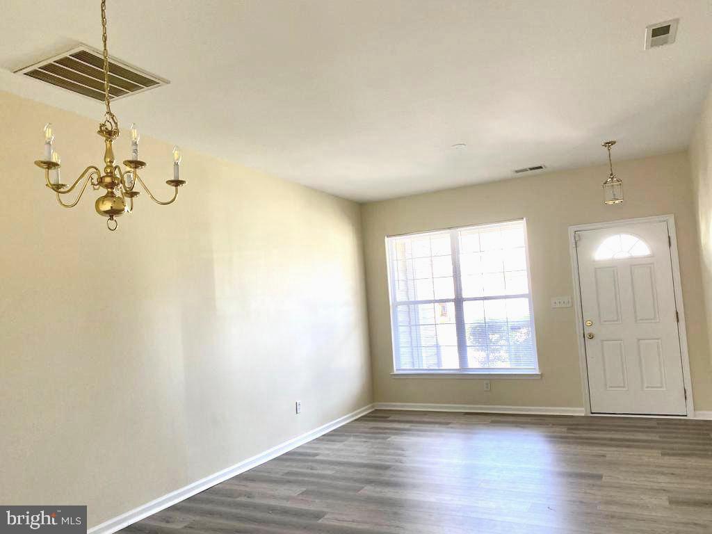 TOWNE SQUARE BATTERY PARK - Residential Lease