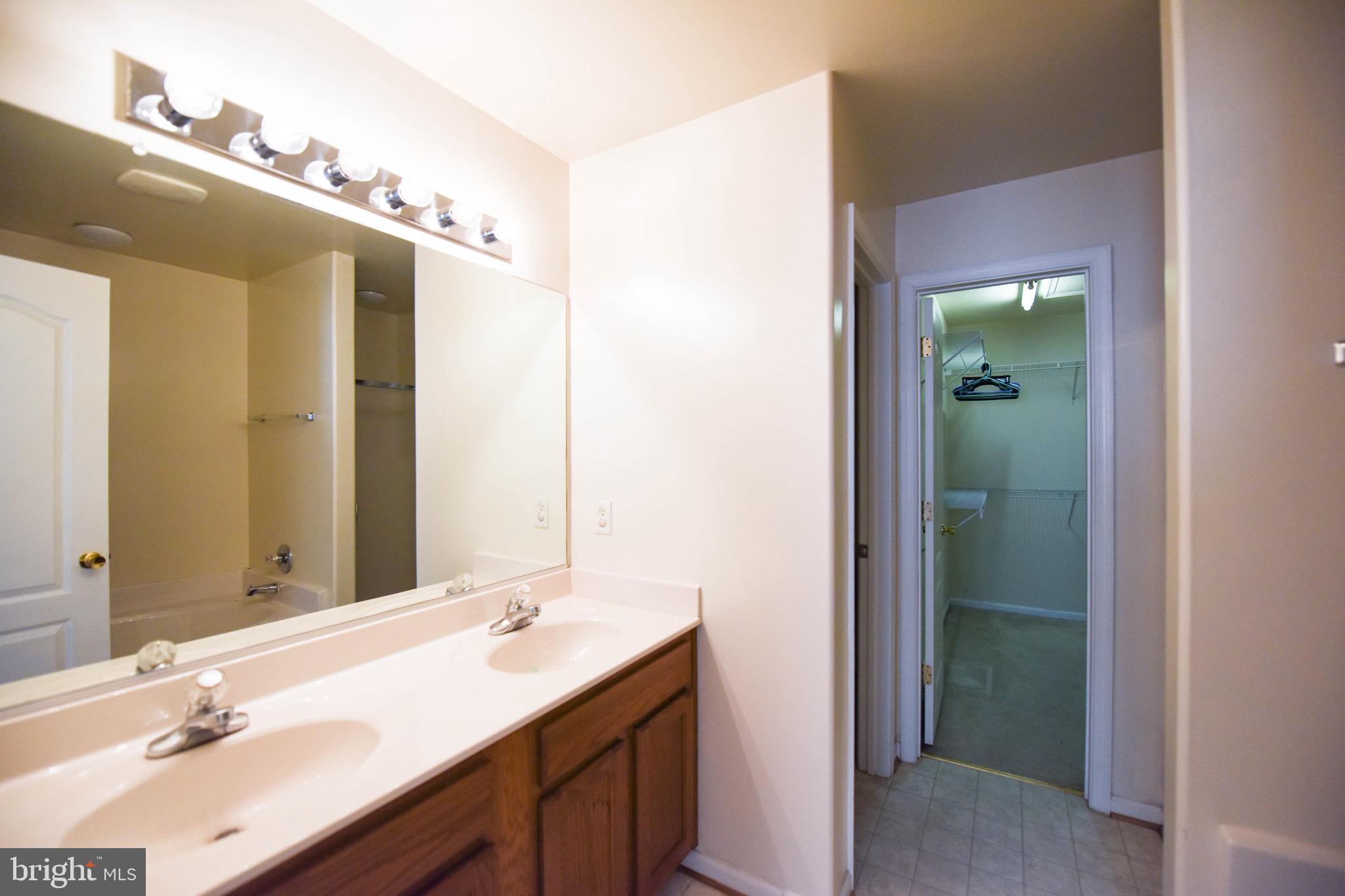 TOWNE SQUARE BATTERY PARK - Residential Lease