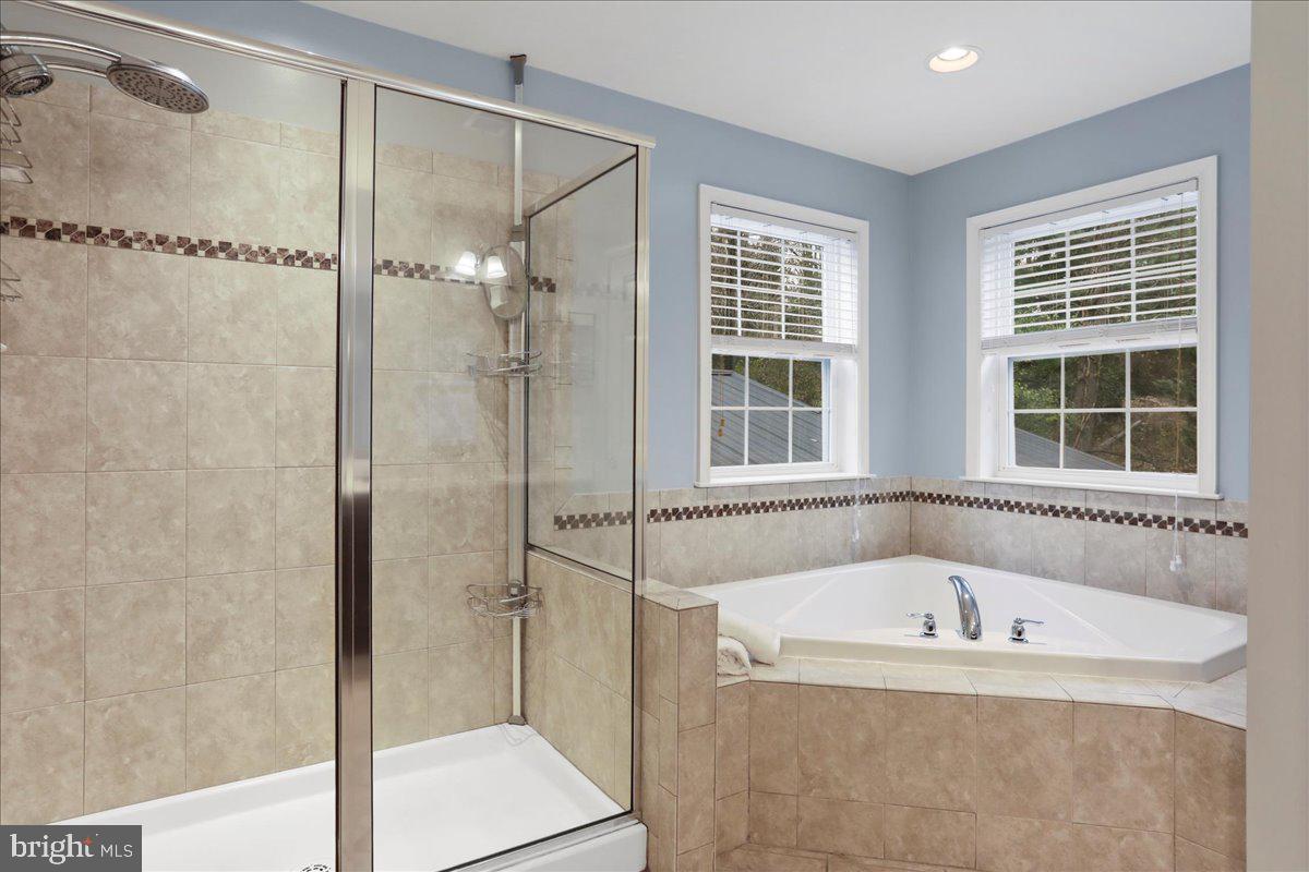 HOLTZINGER OVERLOOK - Residential