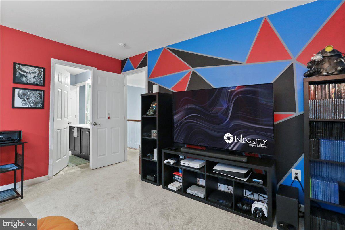 HOLTZINGER OVERLOOK - Residential