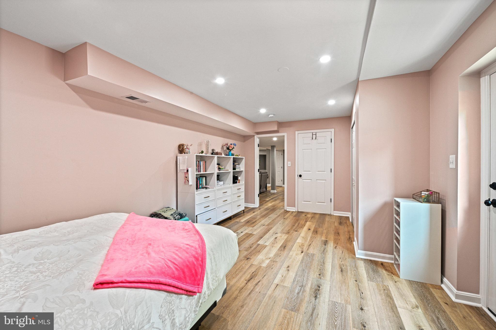 HAMLET - Residential