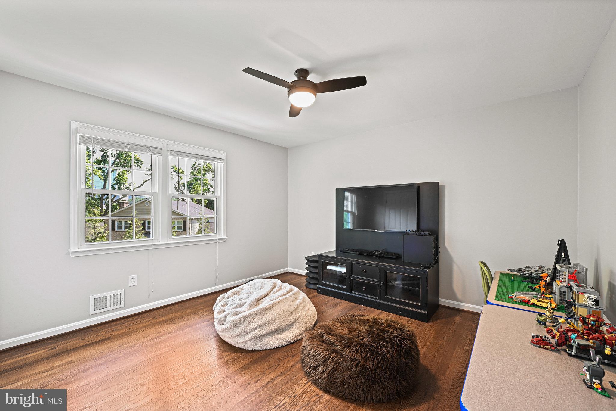 HAMLET - Residential