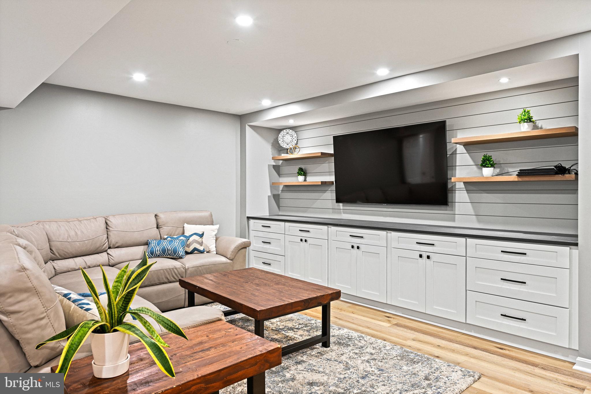 HAMLET - Residential