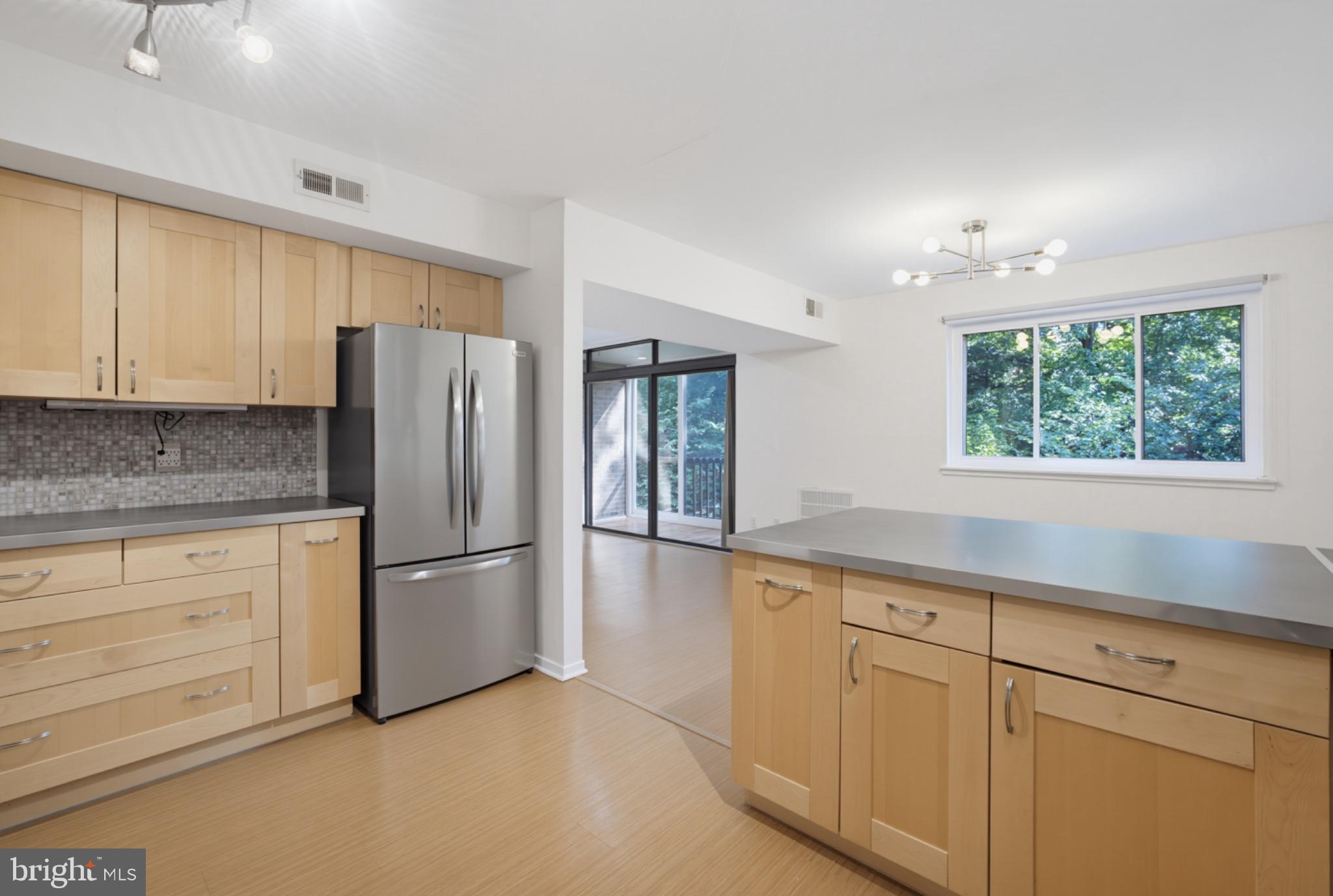 1657 PARKCREST CIRCLE 201