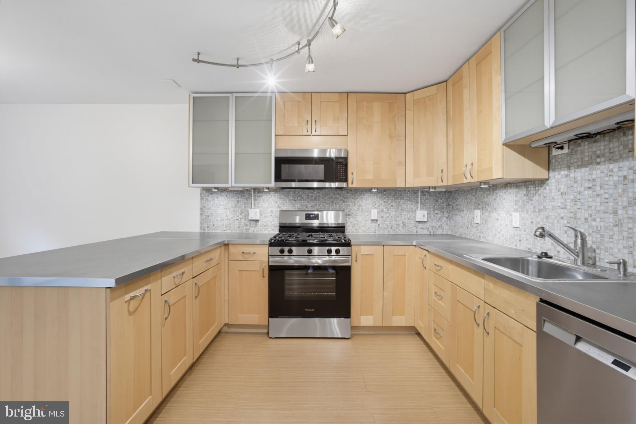 1657 PARKCREST CIRCLE 201