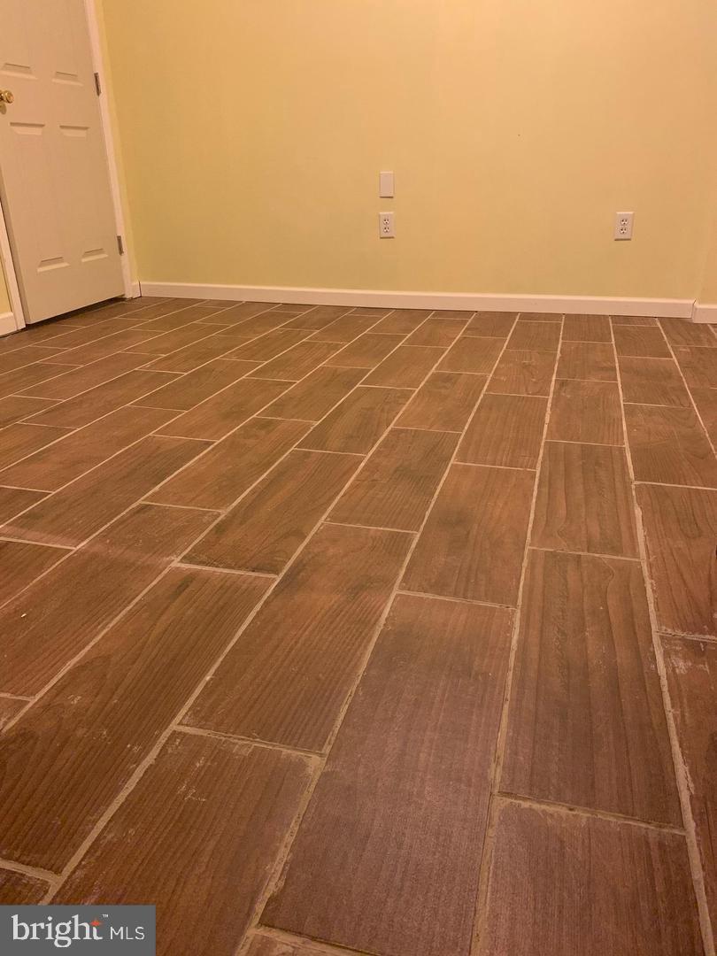 VILLAGES OF URBANA - Residential Lease