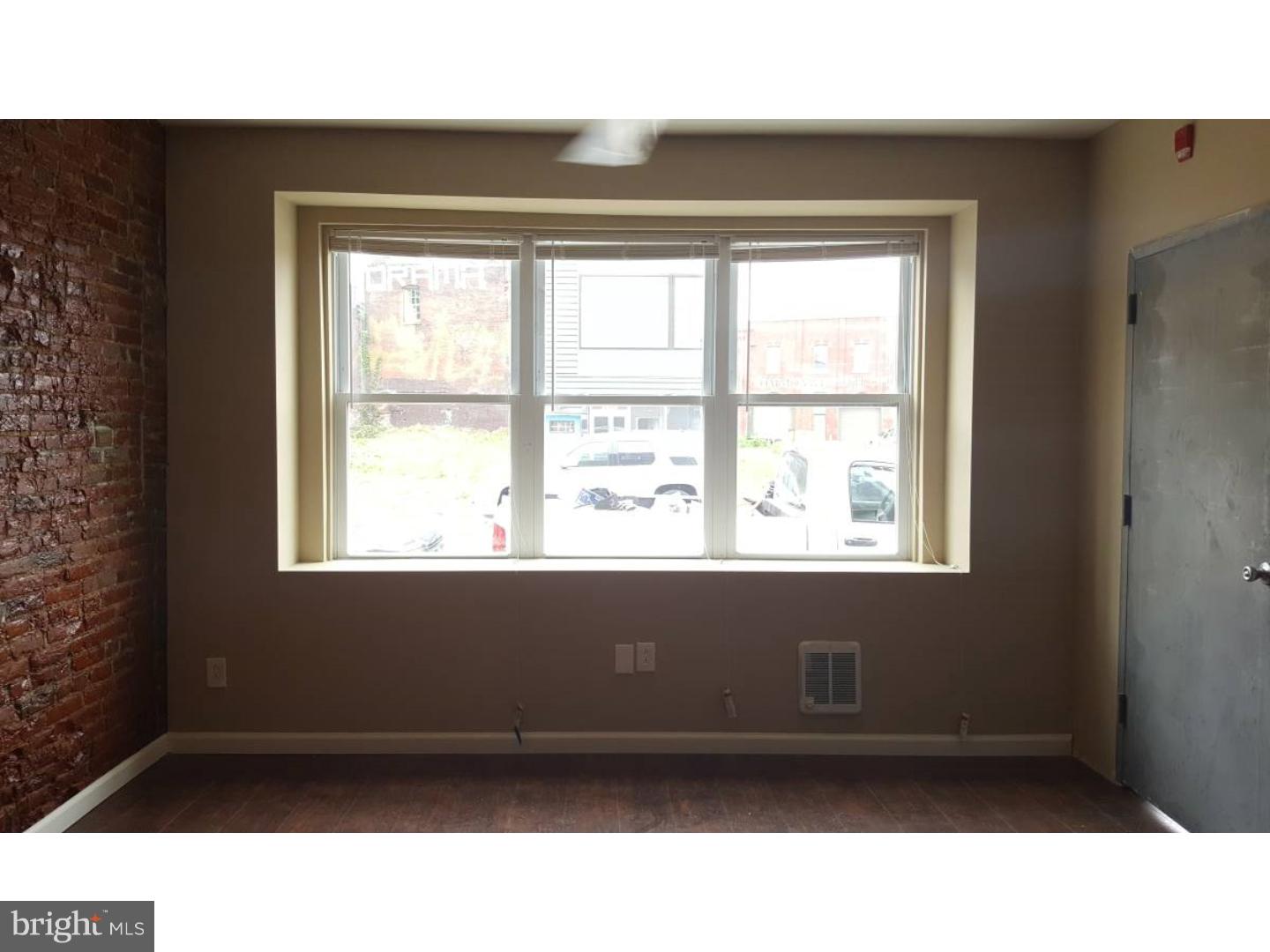 KENSINGTON - Commercial Lease