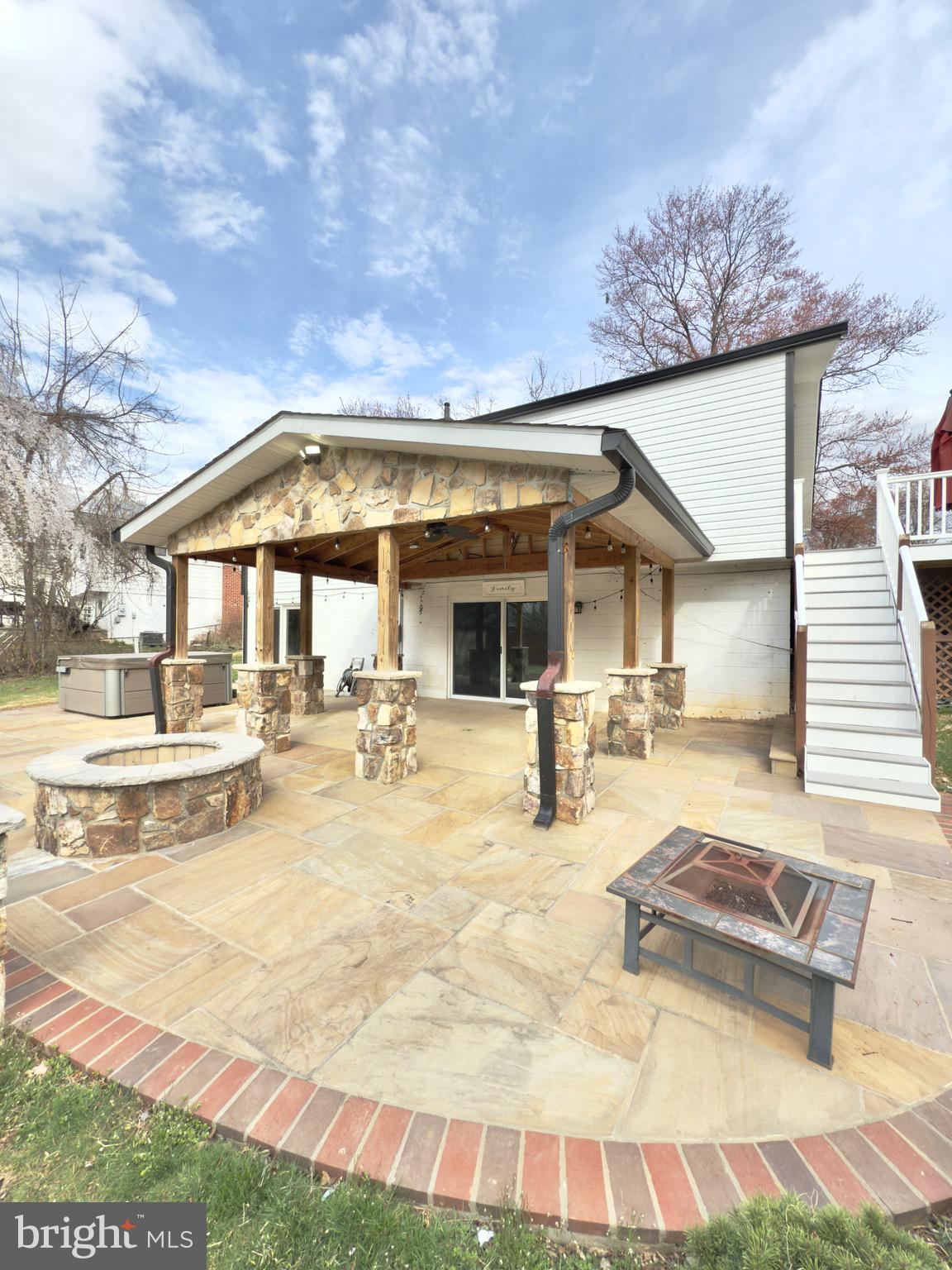 RAVENSWORTH GROVE - Residential Lease