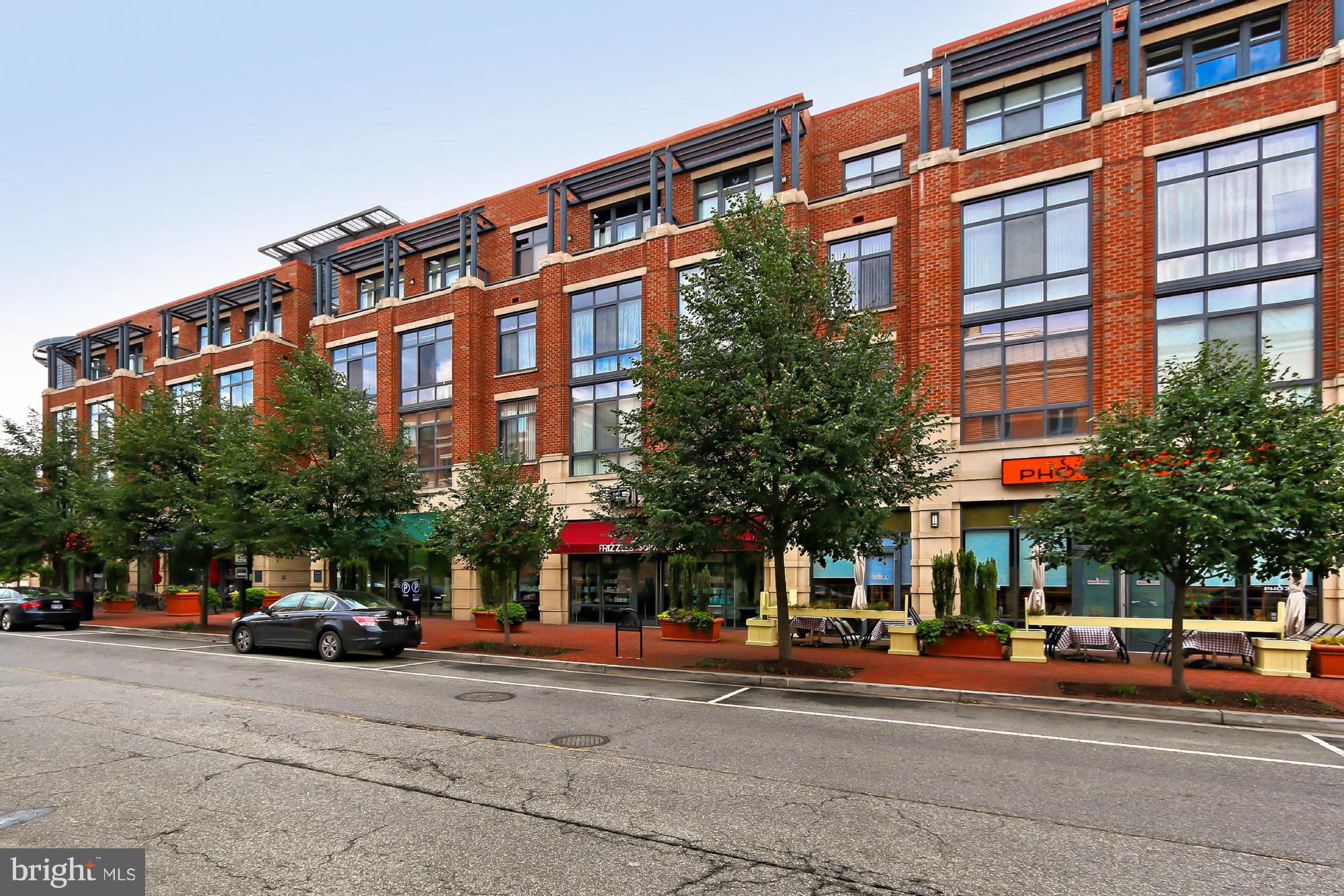 CONDOS AT CARLYLE SQUARE - Residential Lease