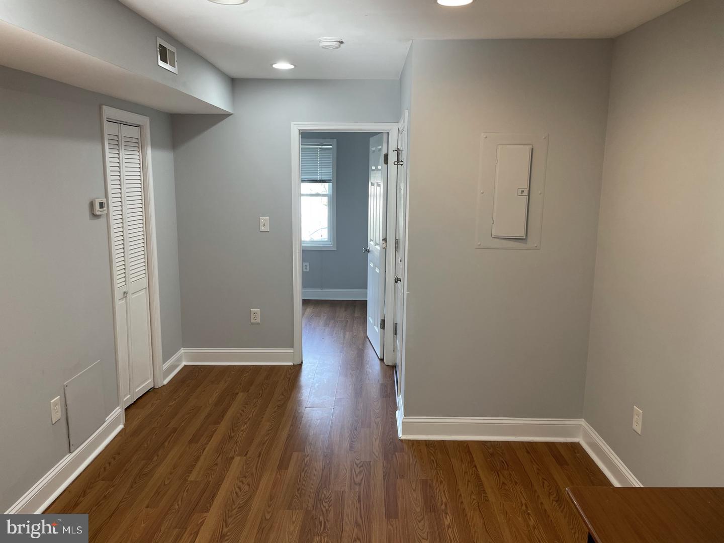 421 BURBANK STREET SE