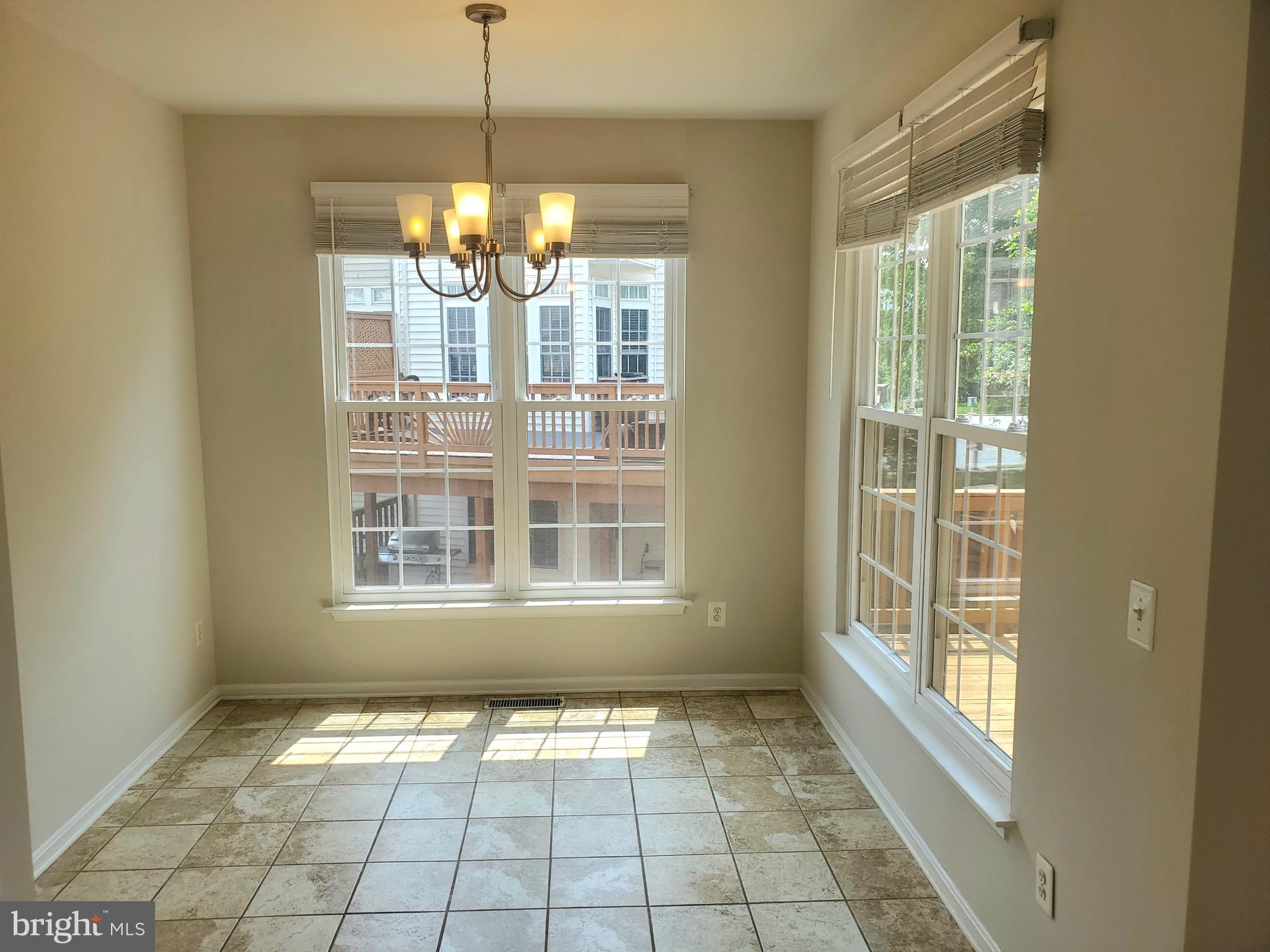 VIRGINIA OAKS - Residential