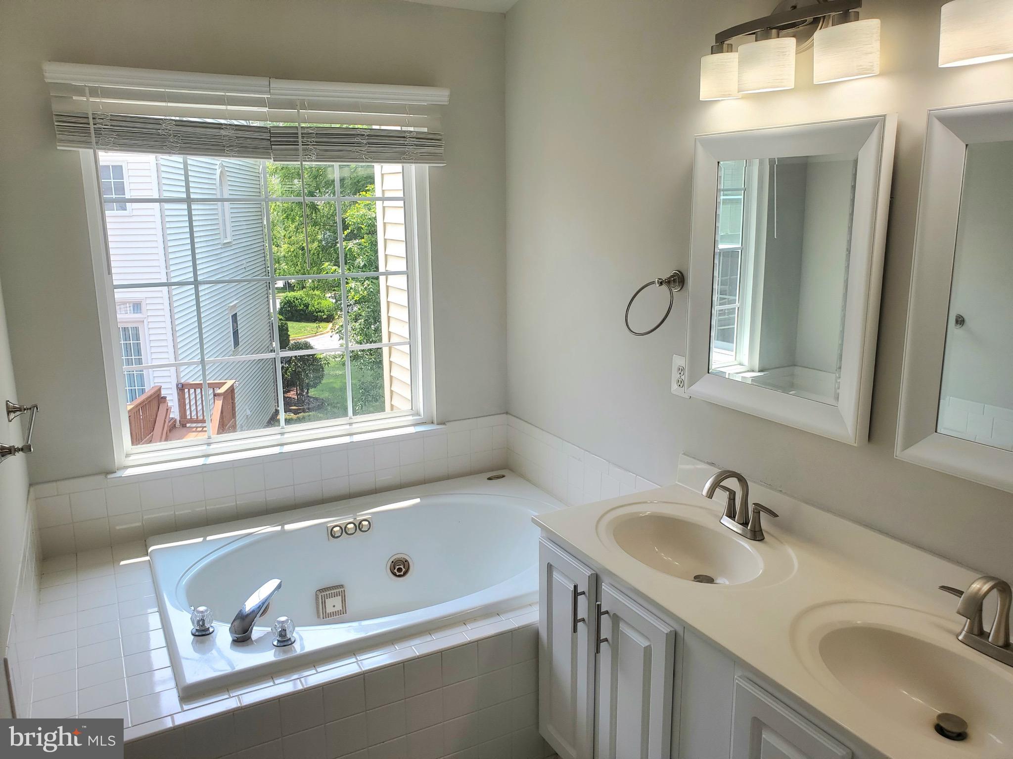 VIRGINIA OAKS - Residential