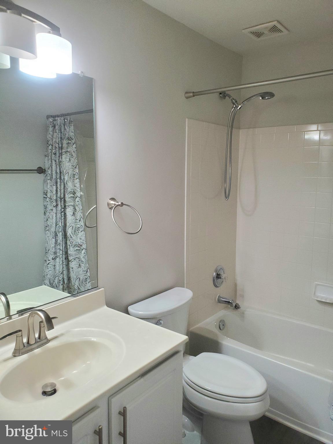 VIRGINIA OAKS - Residential