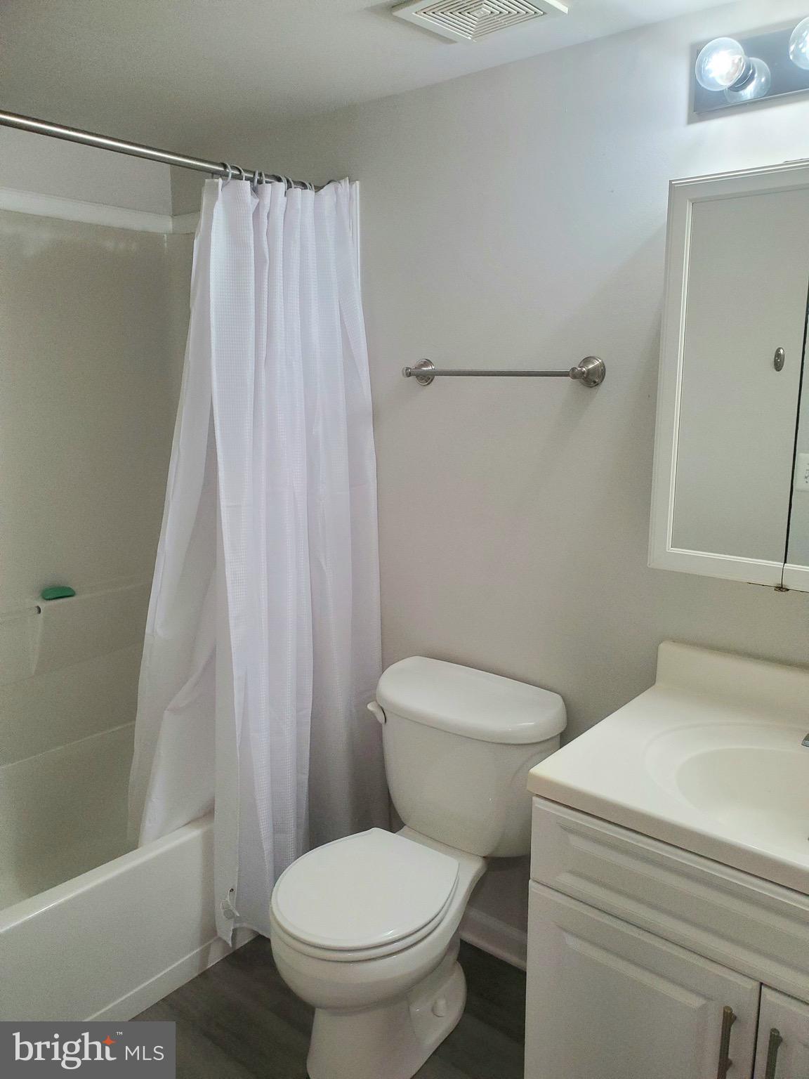 VIRGINIA OAKS - Residential