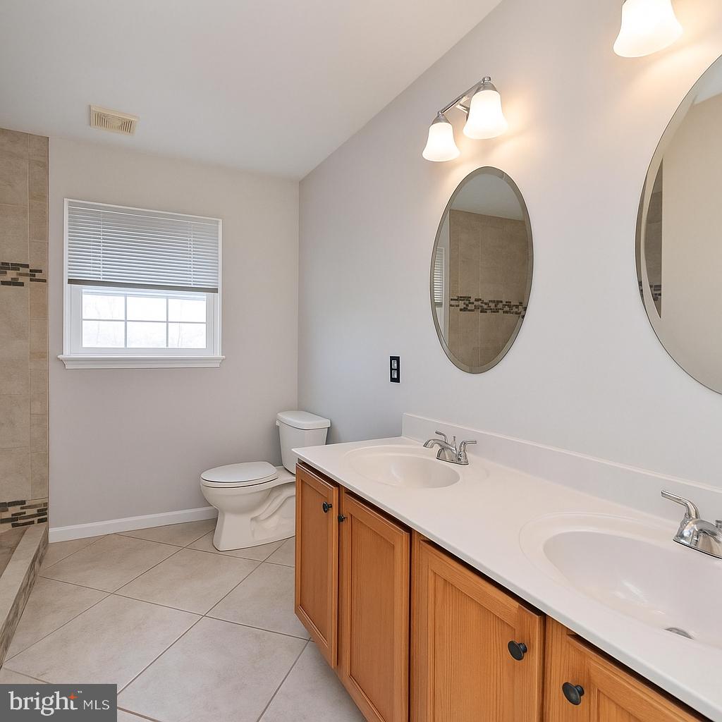 STONE RIVER - Residential Lease