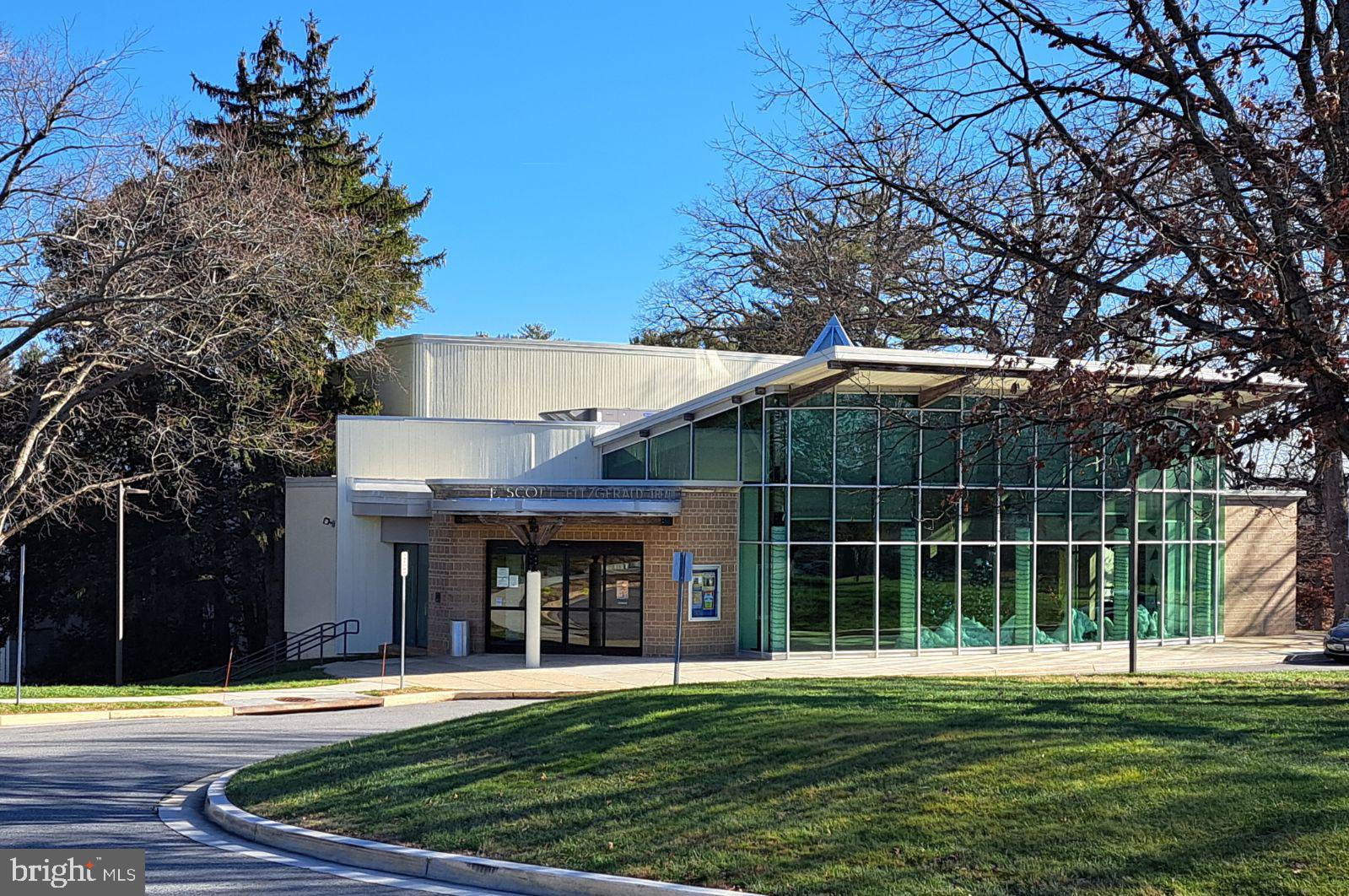 BURGUNDY ESTATES - Residential