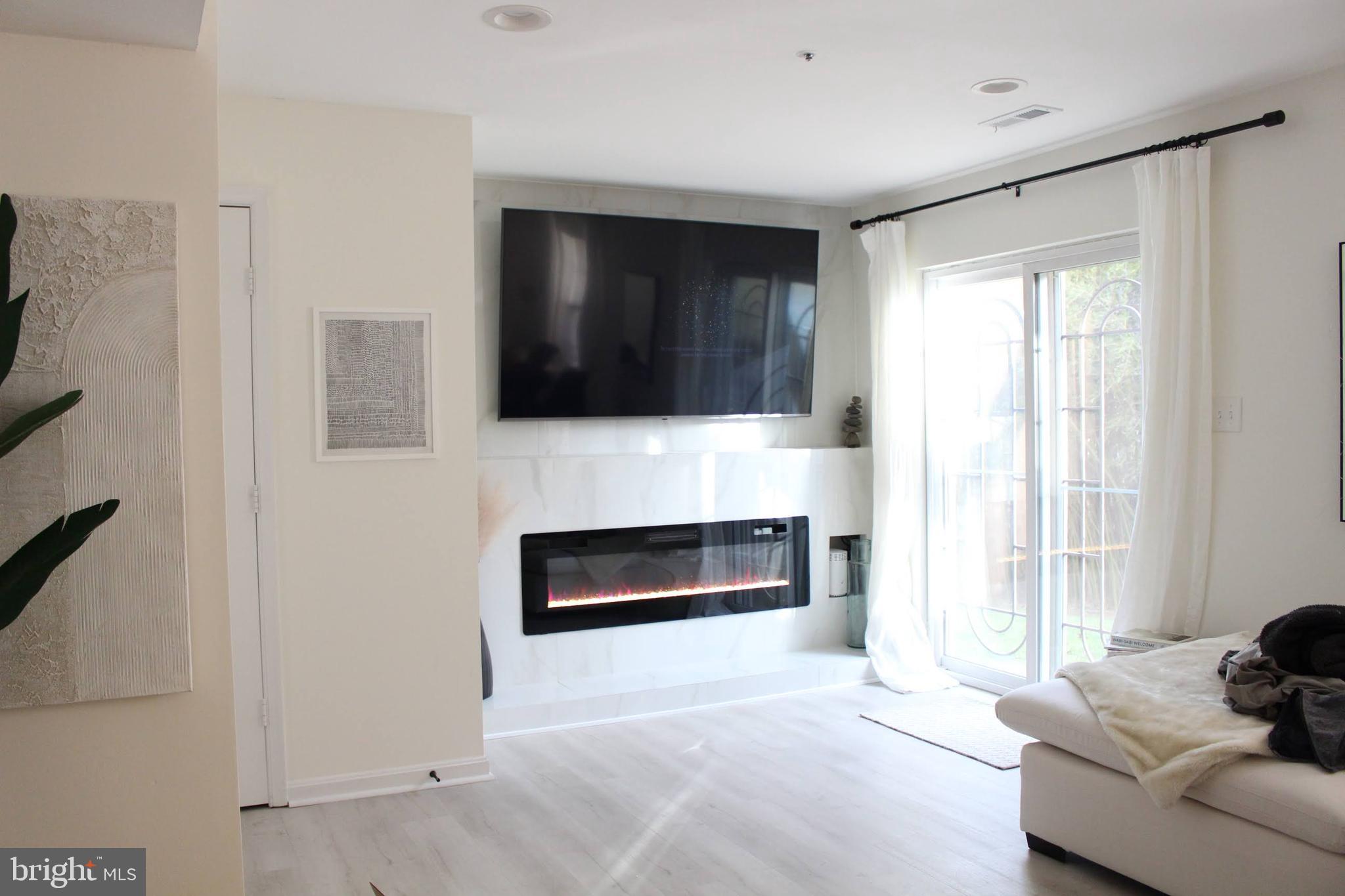 FOUNDERS WOODS - Residential