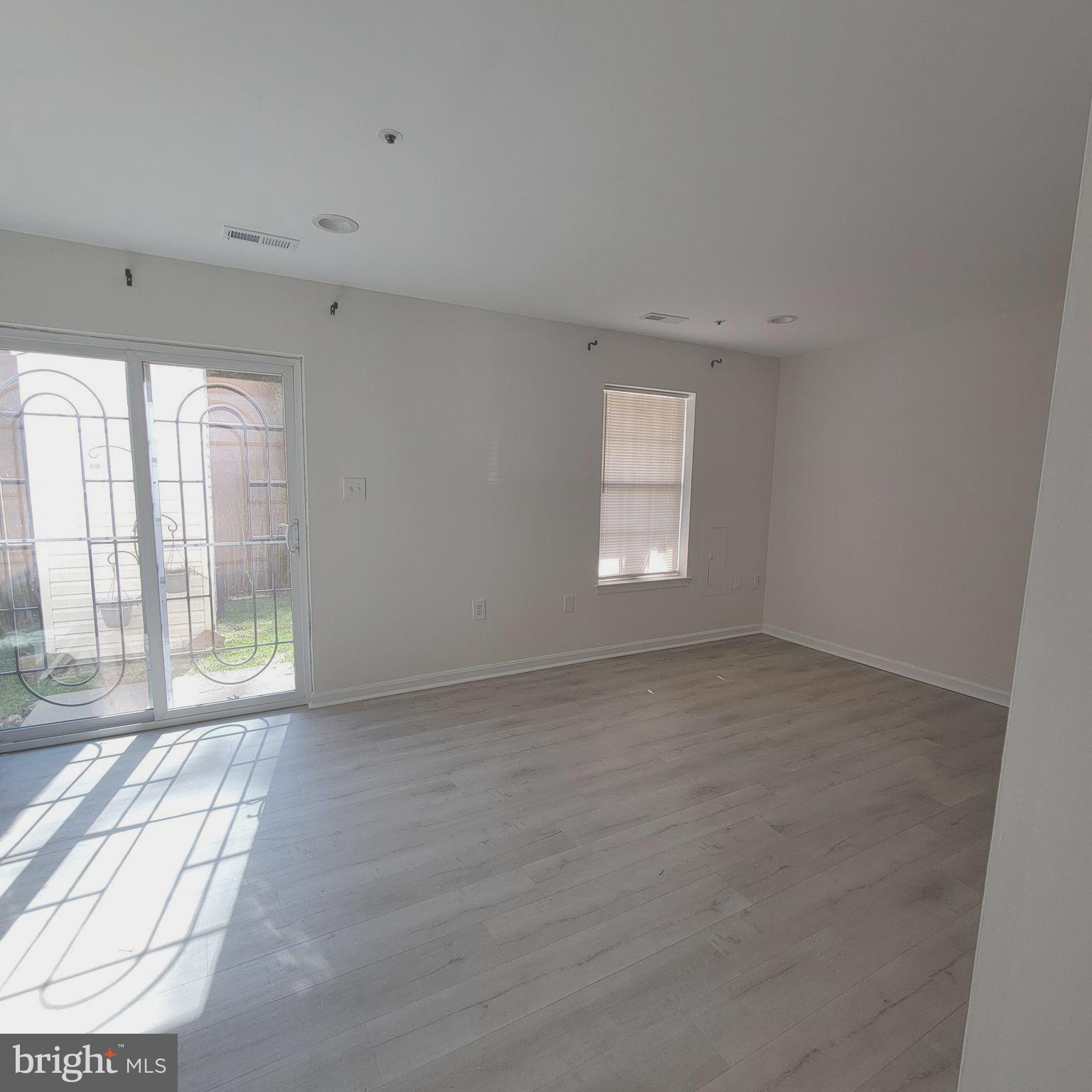 FOUNDERS WOODS - Residential