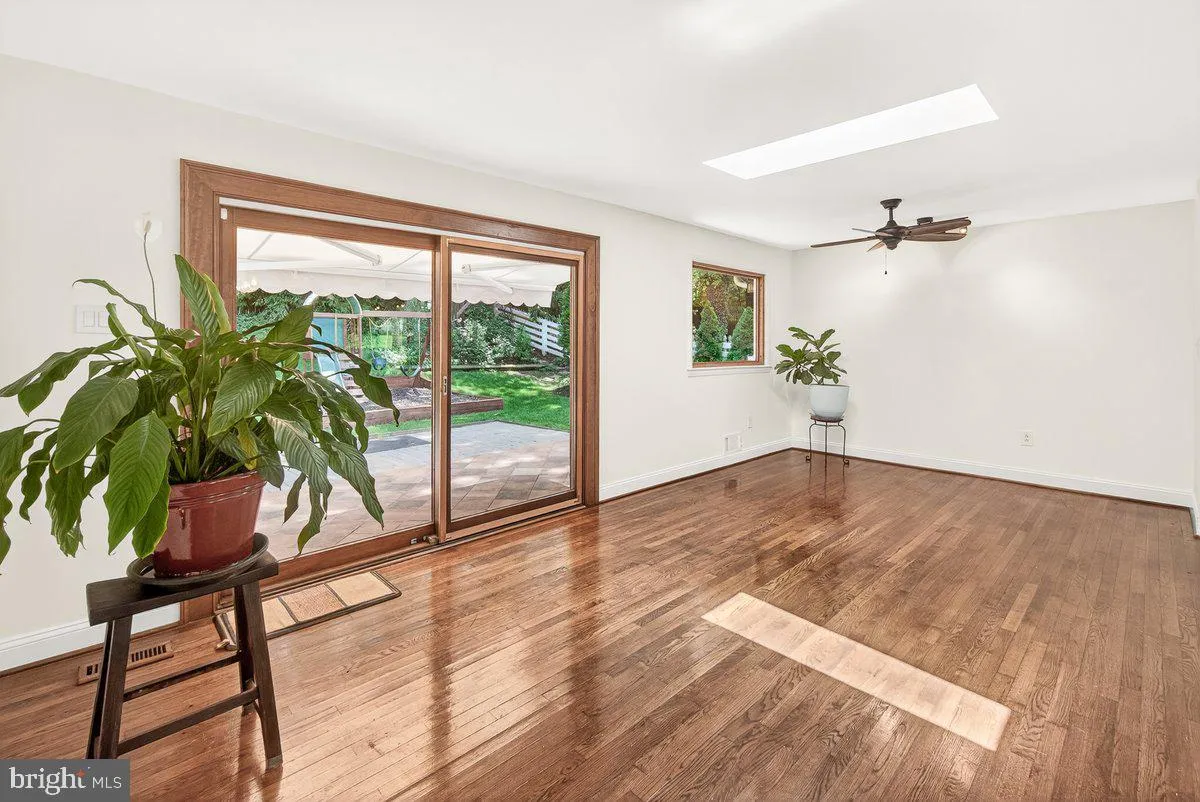 Silver Spring, Maryland 20904, United States, 4 Bedrooms Bedrooms, ,3 BathroomsBathrooms,Residential,Active,158081