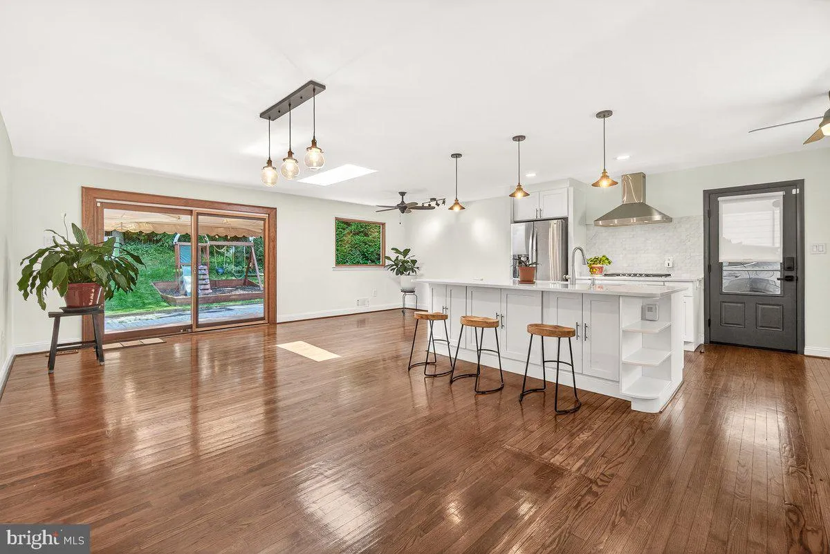 Silver Spring, Maryland 20904, United States, 4 Bedrooms Bedrooms, ,3 BathroomsBathrooms,Residential,Active,158081