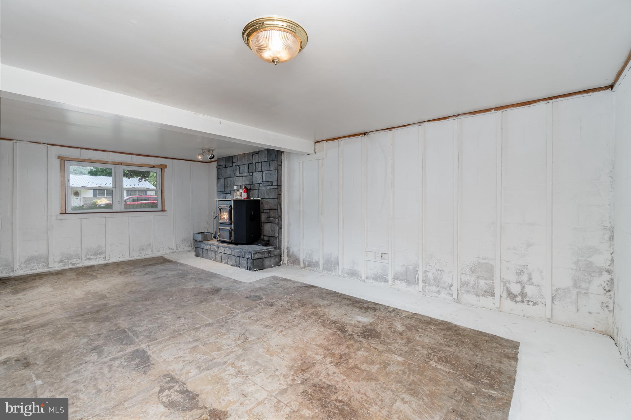 STONEY CREEK MANOR - Residential