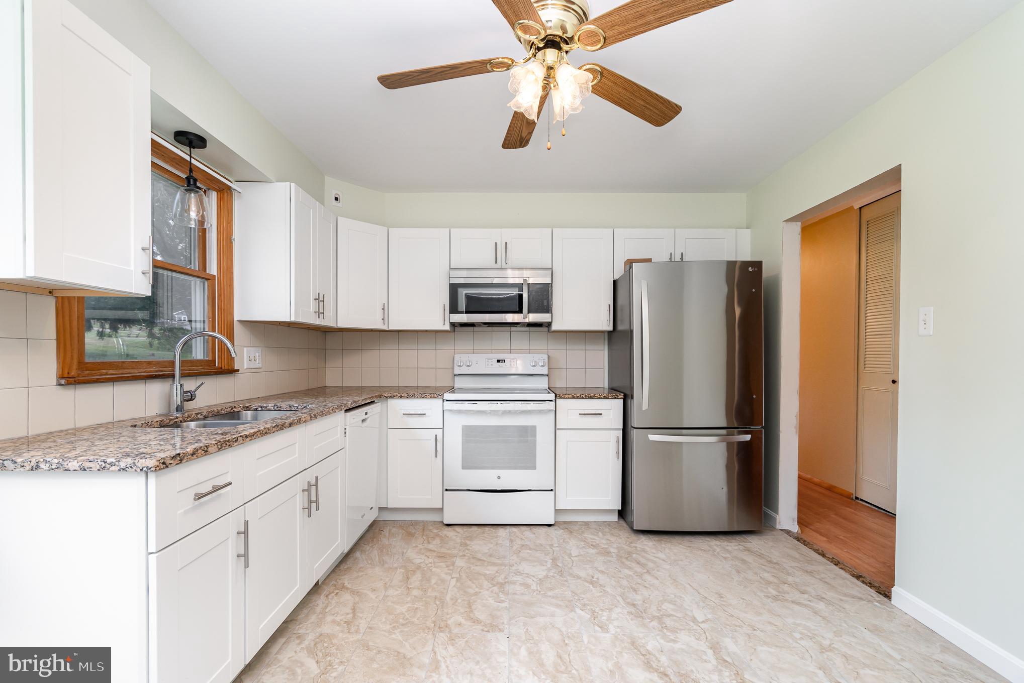 STONEY CREEK MANOR - Residential