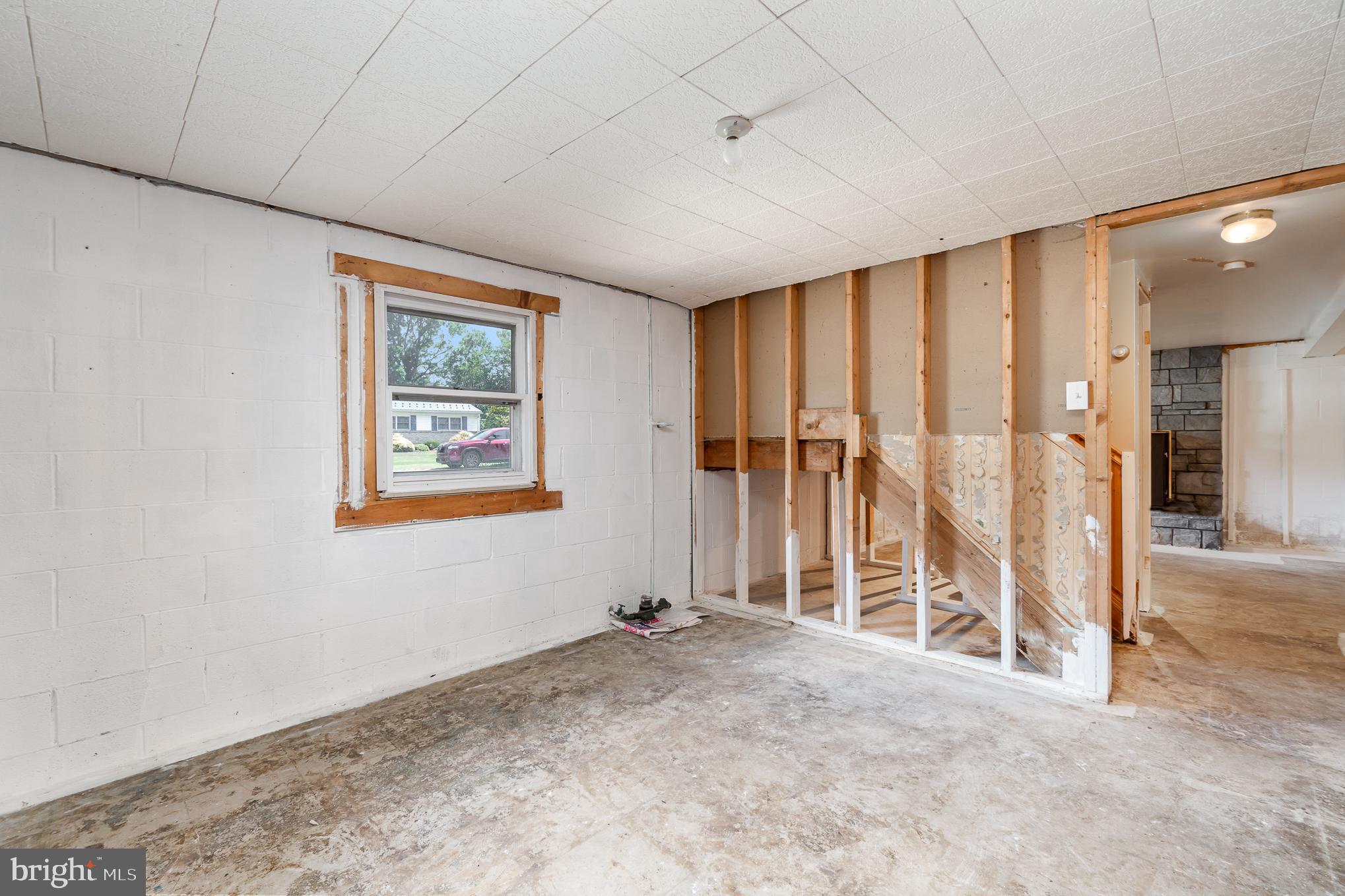 STONEY CREEK MANOR - Residential