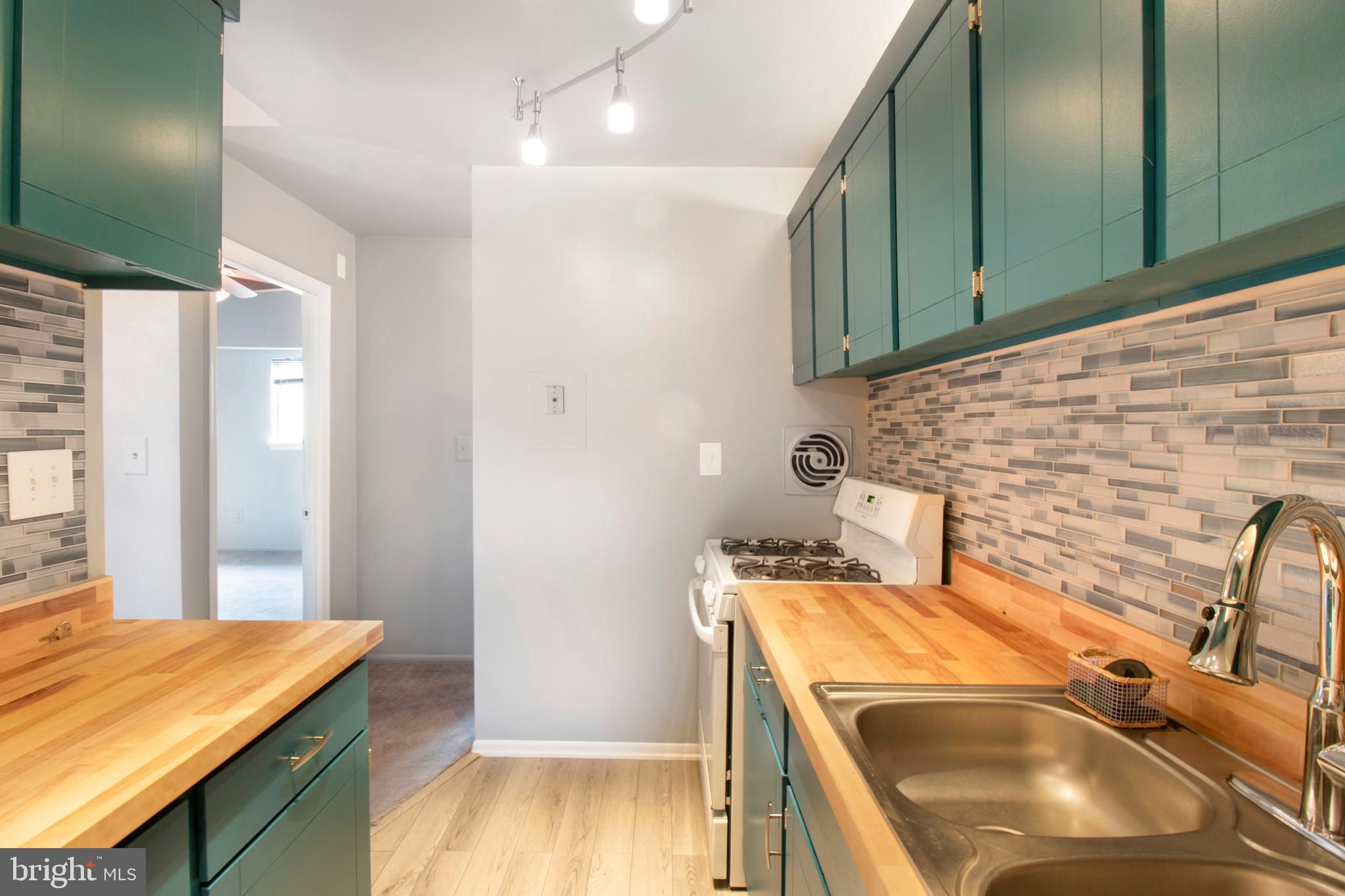 FRENCHMANS CREEK - Residential