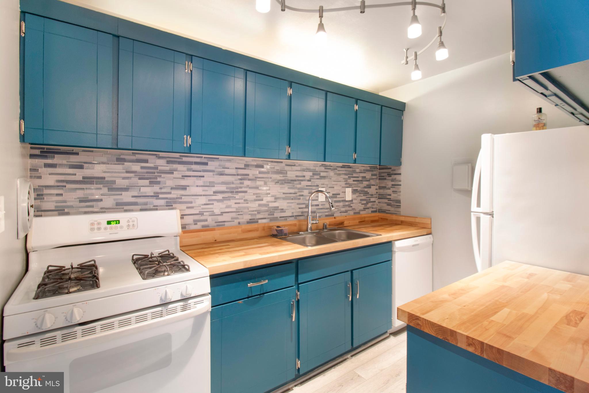 FRENCHMANS CREEK - Residential