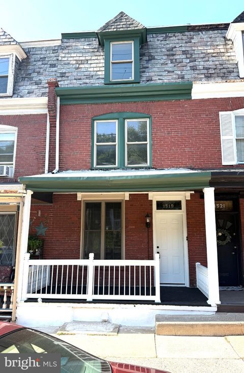 Townhouse For Sale - 1519 Fairview St<br/> READING, PA 19606