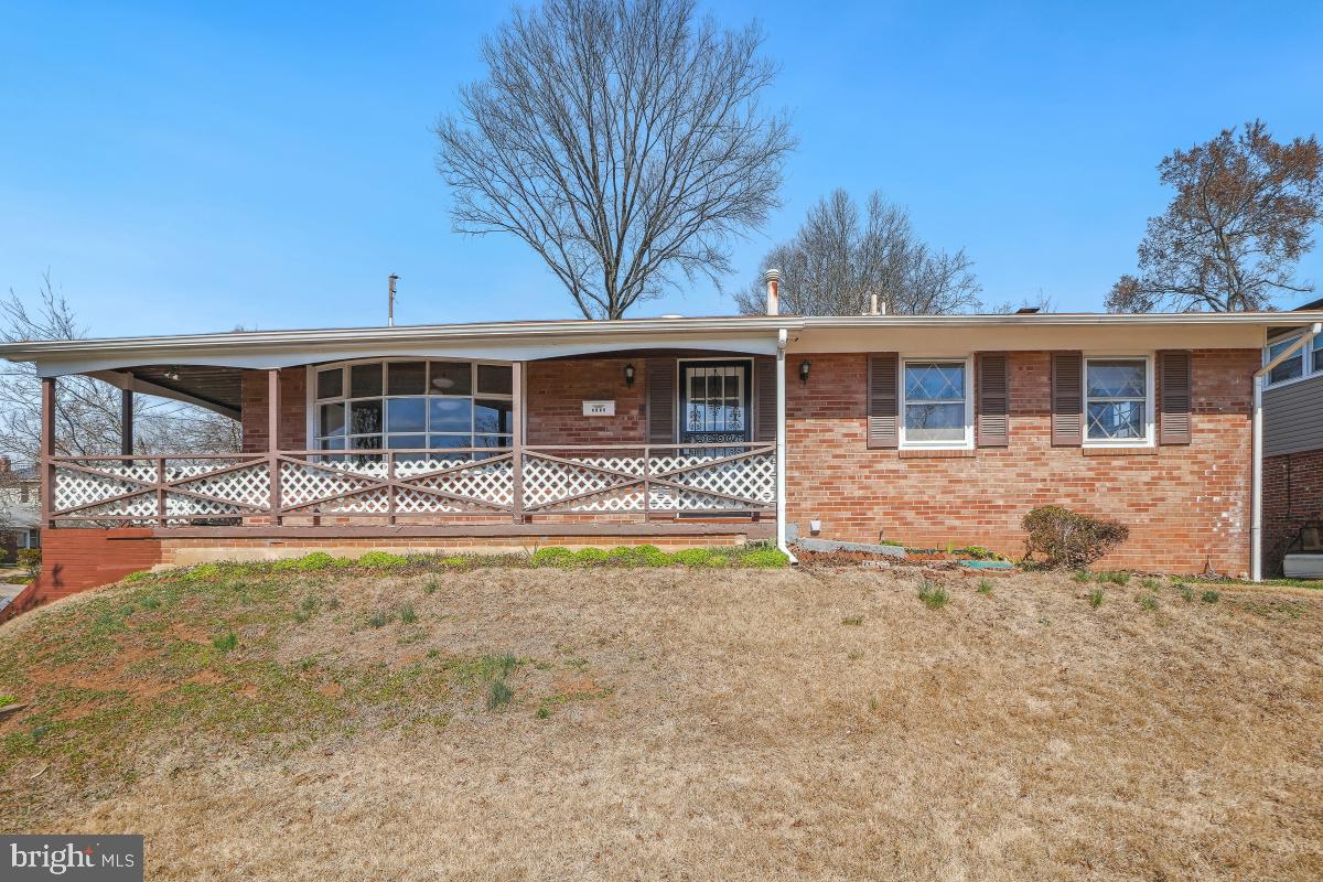 COLLEGE KNOLLS - Residential