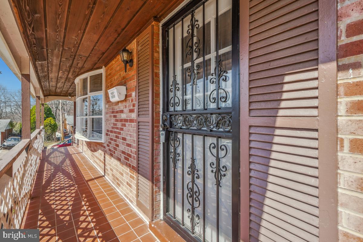 COLLEGE KNOLLS - Residential