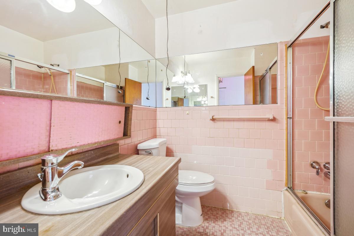 COLLEGE KNOLLS - Residential