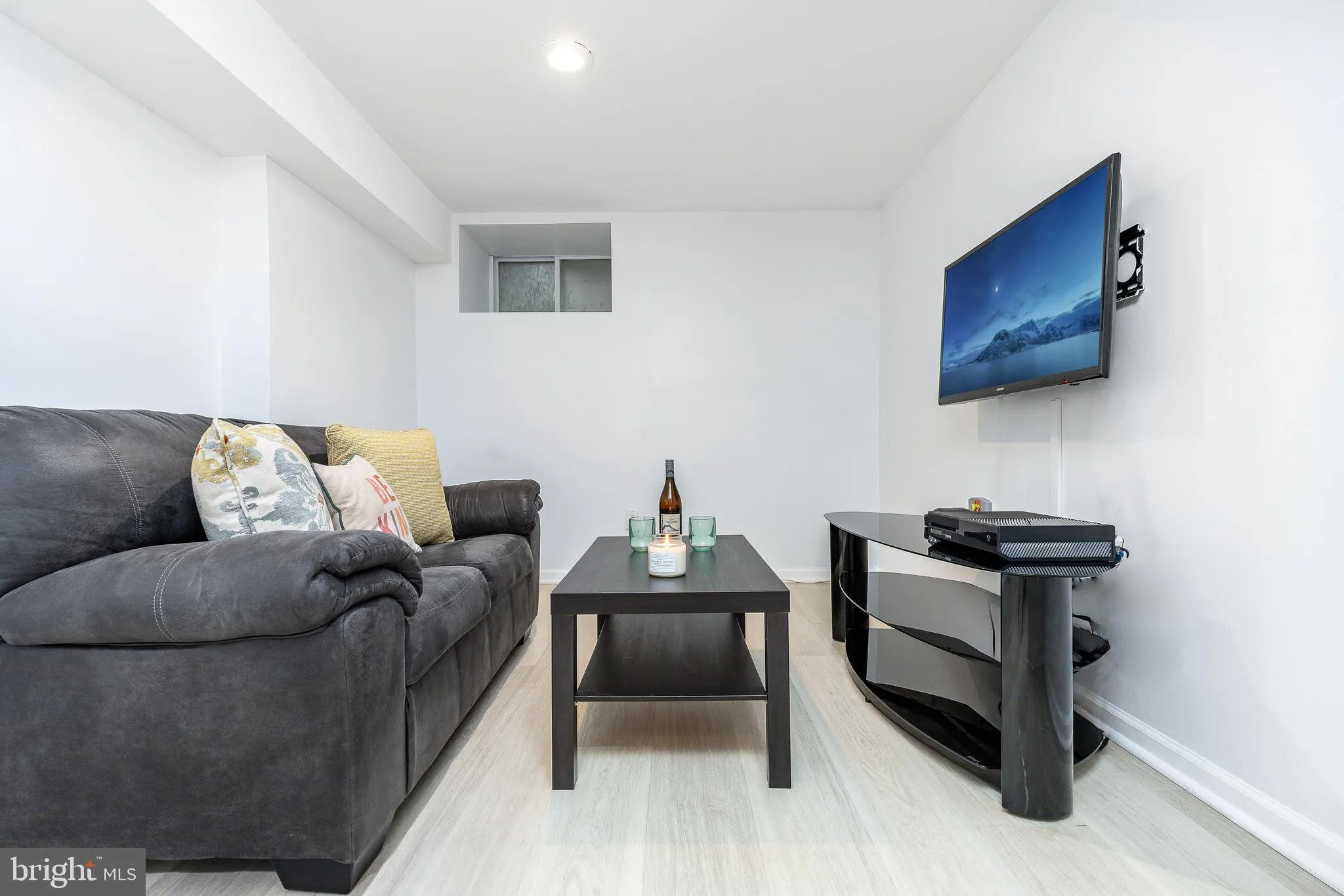 Philadelphia, Pennsylvania 19146, United States, 3 Bedrooms Bedrooms, ,3 BathroomsBathrooms,Residential,Active,193813