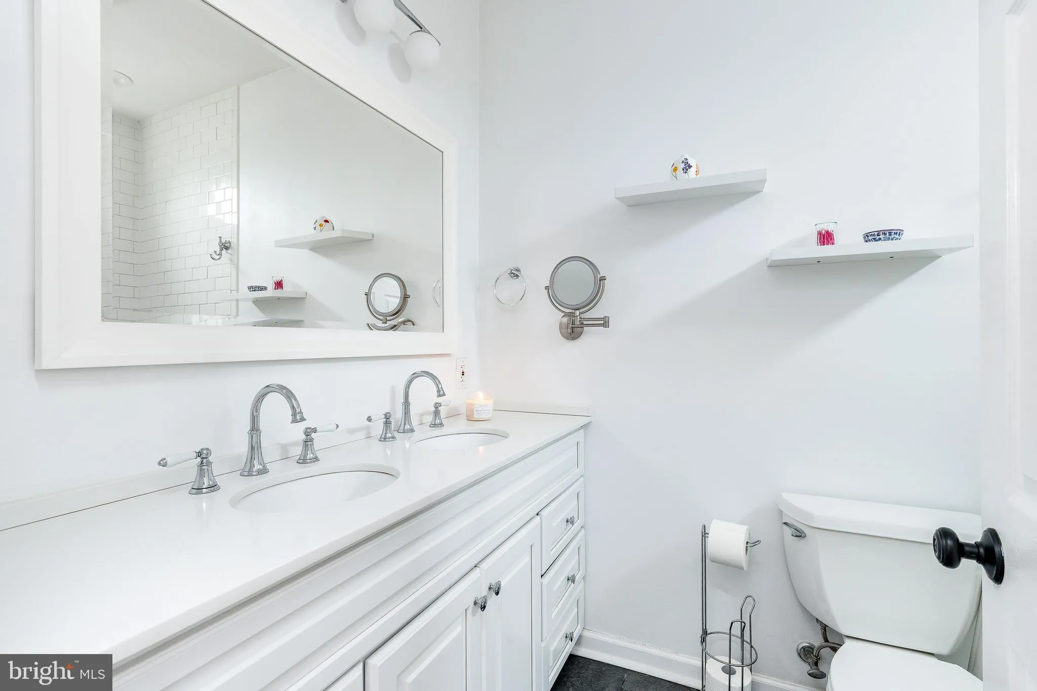 Philadelphia, Pennsylvania 19146, United States, 3 Bedrooms Bedrooms, ,3 BathroomsBathrooms,Residential,Active,193813