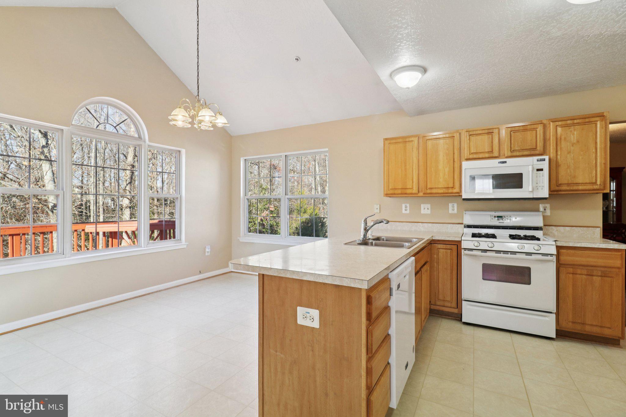 CAMDEN ESTATES - Residential