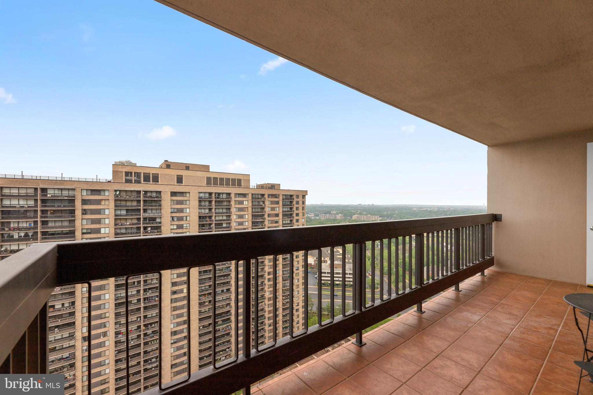 SKYLINE PLAZA - Residential