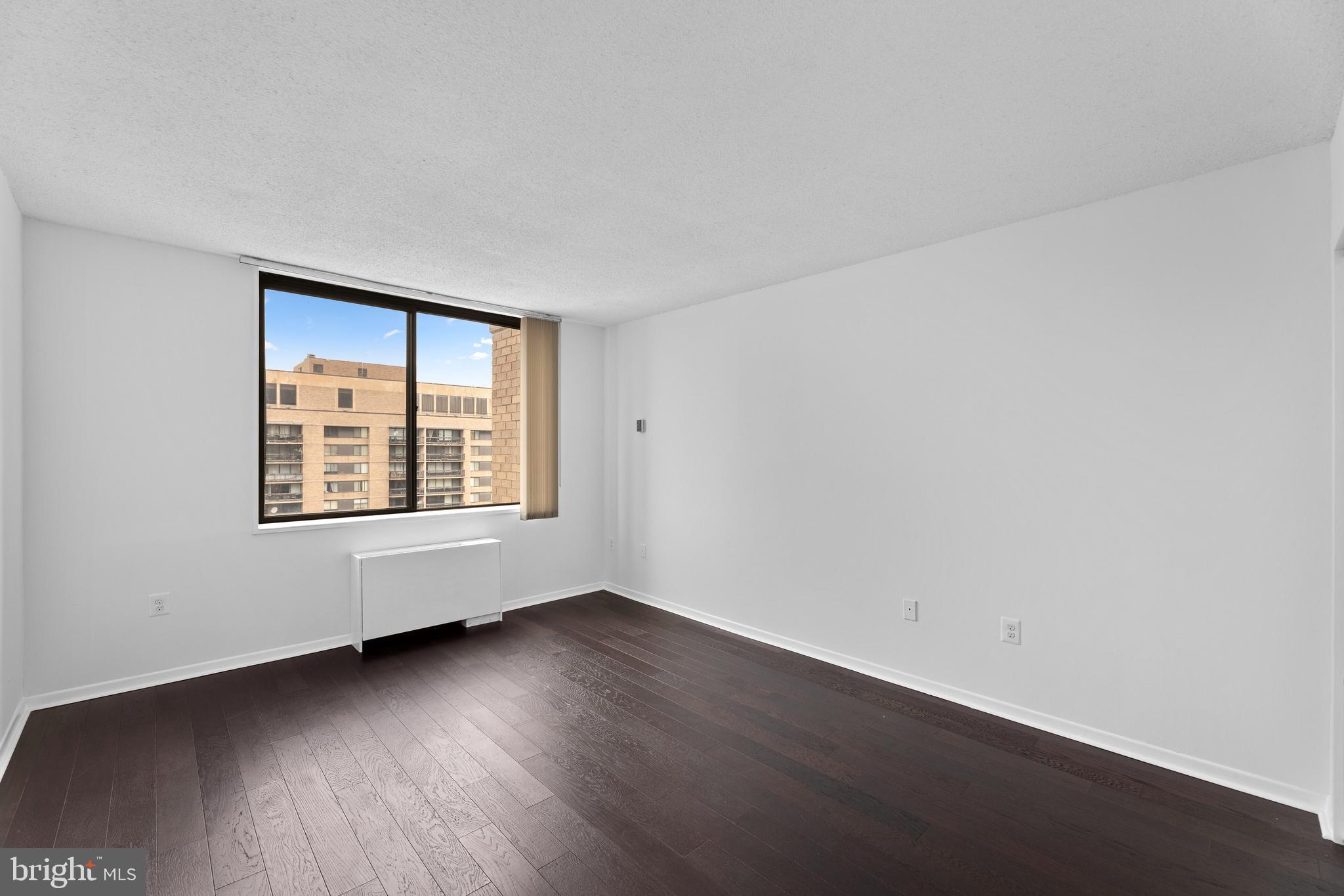 SKYLINE PLAZA - Residential