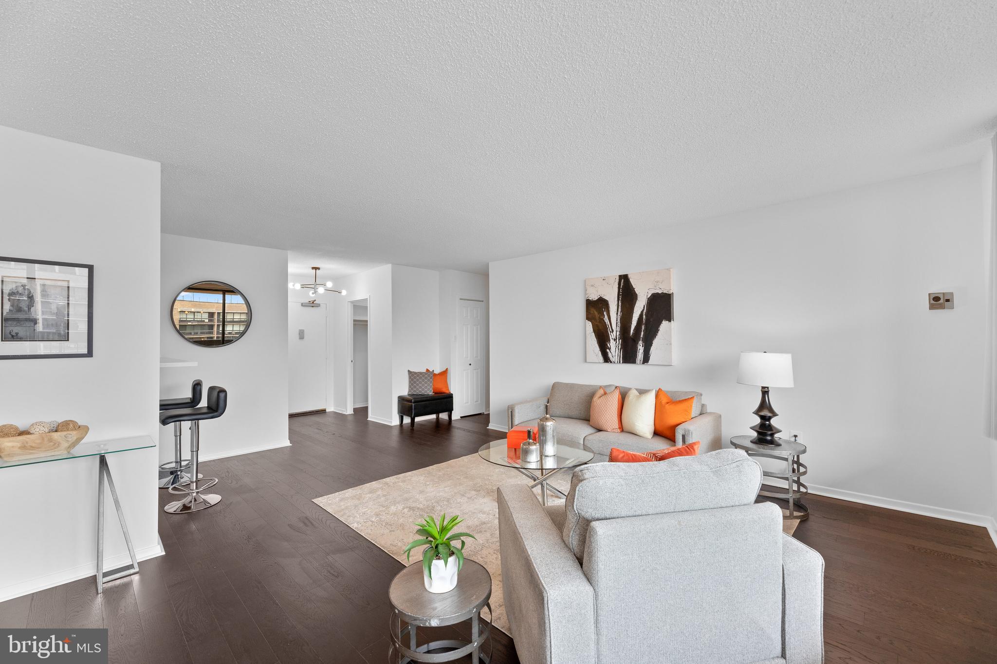 SKYLINE PLAZA - Residential