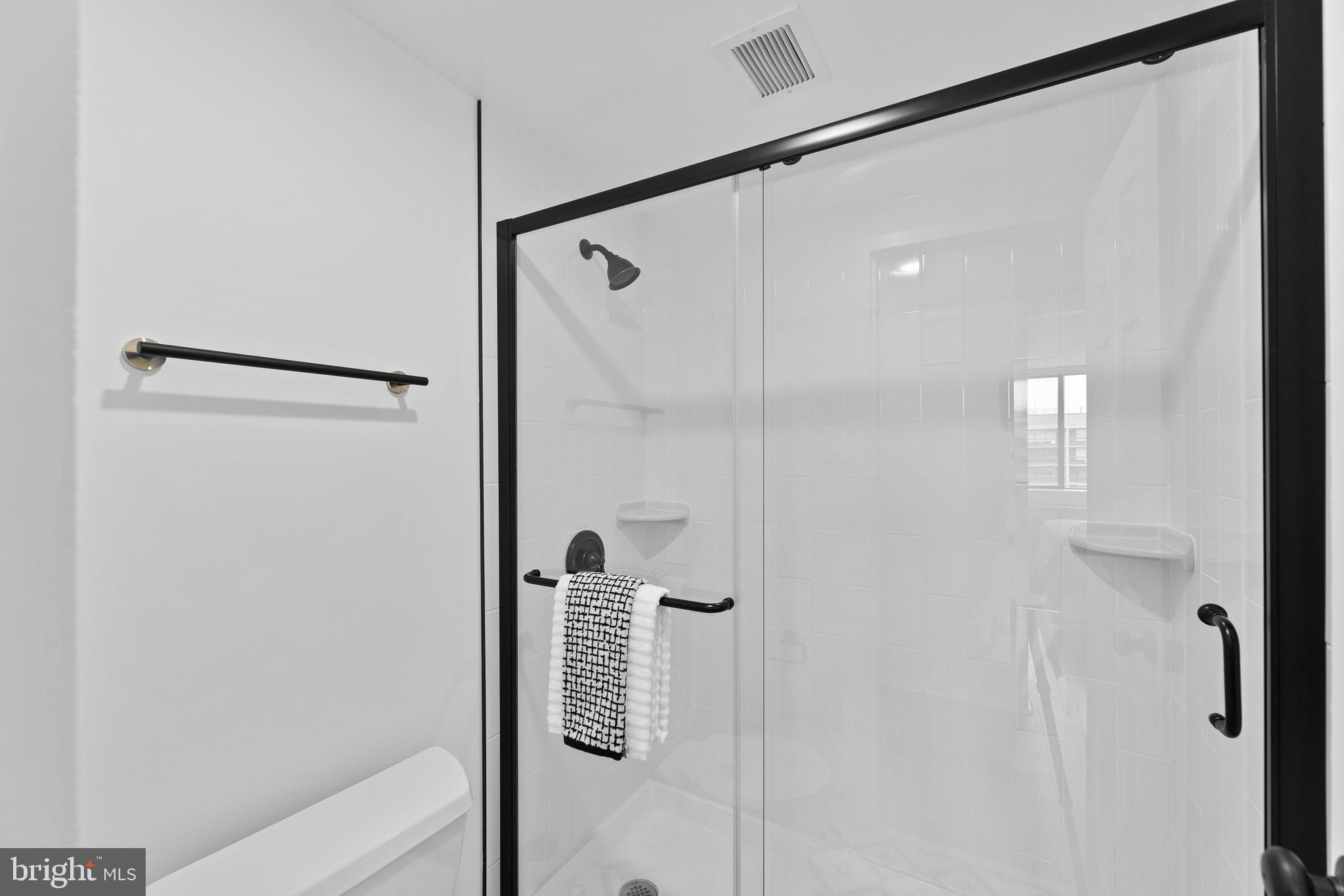 SKYLINE PLAZA - Residential