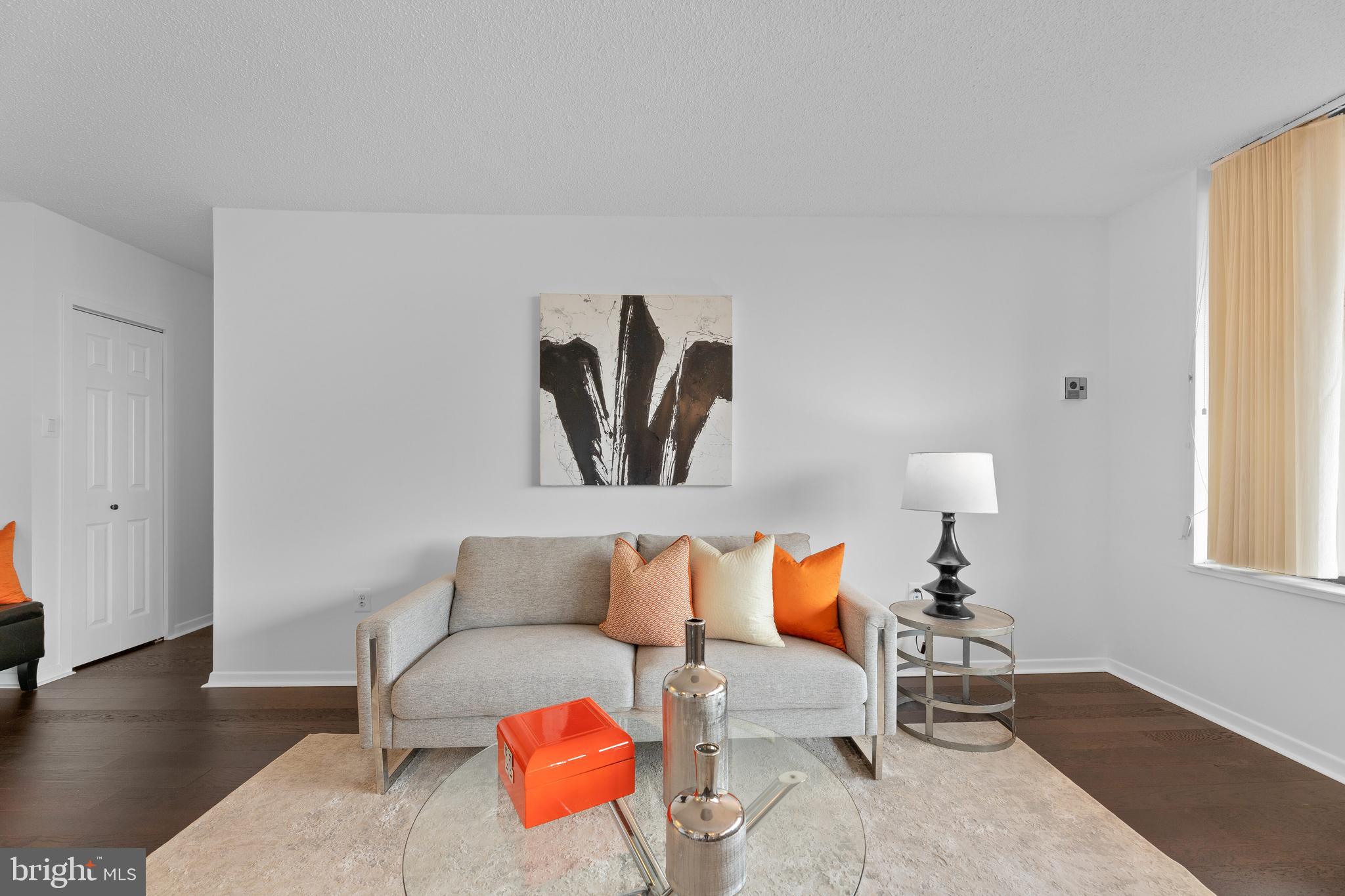 SKYLINE PLAZA - Residential