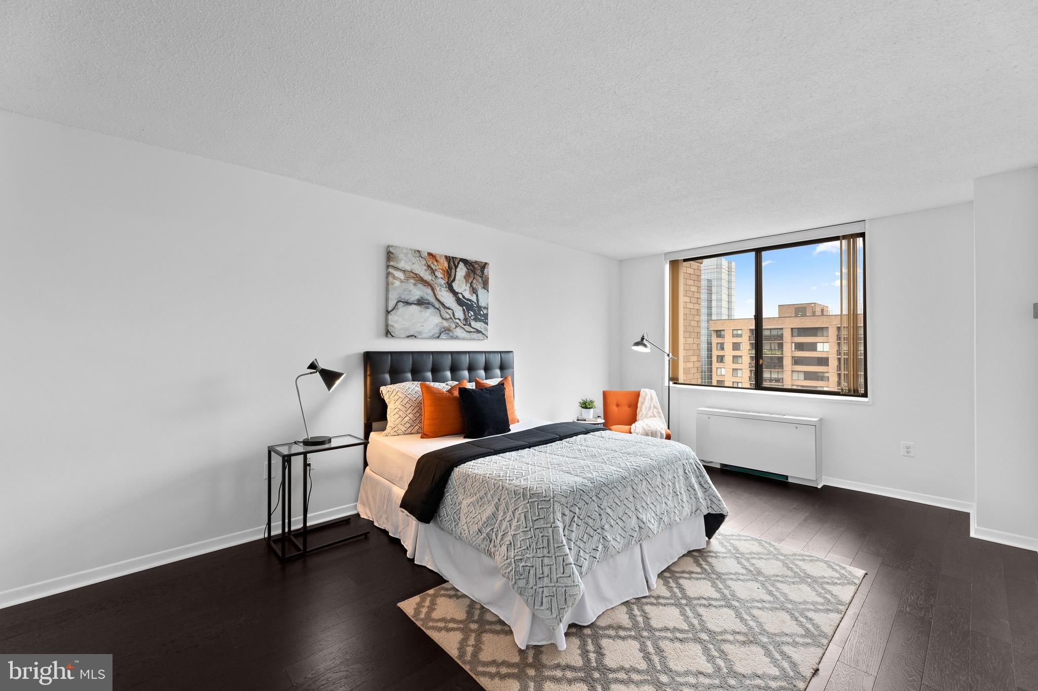 SKYLINE PLAZA - Residential